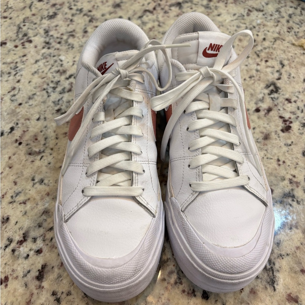 * NOT AVAILABLE *Nike Women's court Lagacy platform - Picture 3 of 6